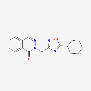 2-[(5-Cyclohexyl-1,2,4-oxadiazol-3-yl)methyl]phthalazin-1-one