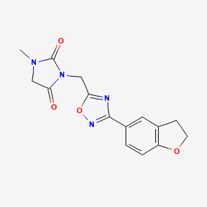 3-[[3-(2,3-Dihydro-1-benzofuran-5-yl)-1,2,4-oxadiazol-5-yl]methyl]-1-methylimidazolidine-2,4-dione