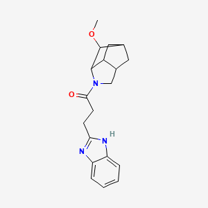 3-(1H-benzimidazol-2-yl)-1-(2-methoxy-4-azatricyclo[4.2.1.03,7]nonan-4-yl)propan-1-one