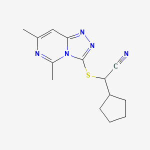 2-Cyclopentyl-2-[(5,7-dimethyl-[1,2,4]triazolo[4,3-c]pyrimidin-3-yl)sulfanyl]acetonitrile