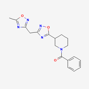 [3-[3-[(5-Methyl-1,2,4-oxadiazol-3-yl)methyl]-1,2,4-oxadiazol-5-yl]piperidin-1-yl]-phenylmethanone