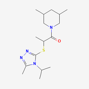 1-(3,5-Dimethylpiperidin-1-yl)-2-[(5-methyl-4-propan-2-yl-1,2,4-triazol-3-yl)sulfanyl]propan-1-one