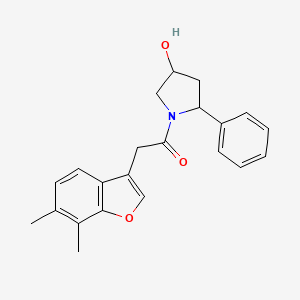 2-(6,7-Dimethyl-1-benzofuran-3-yl)-1-(4-hydroxy-2-phenylpyrrolidin-1-yl)ethanone