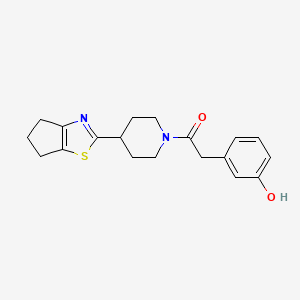 1-[4-(5,6-dihydro-4H-cyclopenta[d][1,3]thiazol-2-yl)piperidin-1-yl]-2-(3-hydroxyphenyl)ethanone