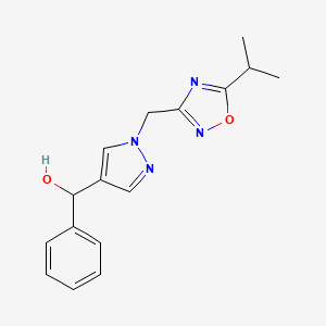 molecular formula C16H18N4O2 B7301017 Phenyl-[1-[(5-propan-2-yl-1,2,4-oxadiazol-3-yl)methyl]pyrazol-4-yl]methanol 