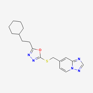 2-(2-Cyclohexylethyl)-5-([1,2,4]triazolo[1,5-a]pyridin-7-ylmethylsulfanyl)-1,3,4-oxadiazole