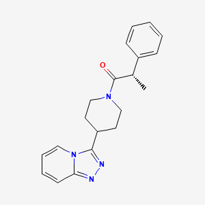 (2S)-2-phenyl-1-[4-([1,2,4]triazolo[4,3-a]pyridin-3-yl)piperidin-1-yl]propan-1-one