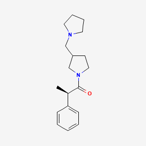 molecular formula C18H26N2O B7332396 (2R)-2-phenyl-1-[3-(pyrrolidin-1-ylmethyl)pyrrolidin-1-yl]propan-1-one 