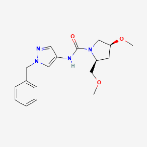 molecular formula C18H24N4O3 B7335408 (2S,4S)-N-(1-benzylpyrazol-4-yl)-4-methoxy-2-(methoxymethyl)pyrrolidine-1-carboxamide 