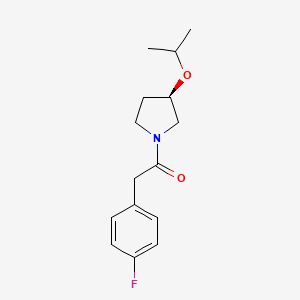 2-(4-fluorophenyl)-1-[(3R)-3-propan-2-yloxypyrrolidin-1-yl]ethanone