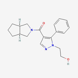 molecular formula C19H23N3O2 B7351581 [(3aS,6aR)-3,3a,4,5,6,6a-hexahydro-1H-cyclopenta[c]pyrrol-2-yl]-[1-(2-hydroxyethyl)-5-phenylpyrazol-4-yl]methanone 