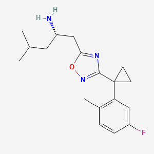 molecular formula C18H24FN3O B7353541 (2S)-1-[3-[1-(5-fluoro-2-methylphenyl)cyclopropyl]-1,2,4-oxadiazol-5-yl]-4-methylpentan-2-amine 