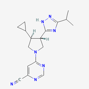 molecular formula C17H21N7 B7354112 6-[(3S,4S)-3-cyclopropyl-4-(3-propan-2-yl-1H-1,2,4-triazol-5-yl)pyrrolidin-1-yl]pyrimidine-4-carbonitrile 