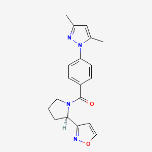 molecular formula C19H20N4O2 B7355554 [4-(3,5-dimethylpyrazol-1-yl)phenyl]-[(2R)-2-(1,2-oxazol-3-yl)pyrrolidin-1-yl]methanone 