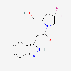 molecular formula C14H15F2N3O2 B7358575 1-[4,4-difluoro-2-(hydroxymethyl)pyrrolidin-1-yl]-2-(2H-indazol-3-yl)ethanone 