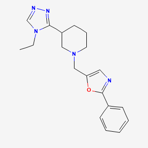 molecular formula C19H23N5O B7360316 5-[[3-(4-Ethyl-1,2,4-triazol-3-yl)piperidin-1-yl]methyl]-2-phenyl-1,3-oxazole 