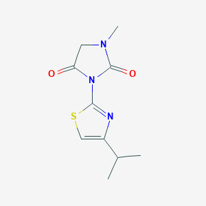 1-Methyl-3-(4-propan-2-yl-1,3-thiazol-2-yl)imidazolidine-2,4-dione