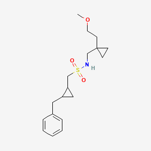 molecular formula C18H27NO3S B7406646 1-(2-benzylcyclopropyl)-N-[[1-(2-methoxyethyl)cyclopropyl]methyl]methanesulfonamide 