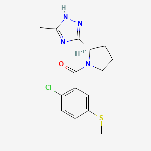 molecular formula C15H17ClN4OS B7408228 (2-chloro-5-methylsulfanylphenyl)-[(2R)-2-(5-methyl-1H-1,2,4-triazol-3-yl)pyrrolidin-1-yl]methanone 