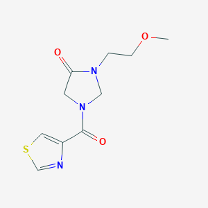 3-(2-Methoxyethyl)-1-(1,3-thiazole-4-carbonyl)imidazolidin-4-one