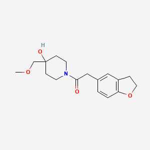 2-(2,3-Dihydro-1-benzofuran-5-yl)-1-[4-hydroxy-4-(methoxymethyl)piperidin-1-yl]ethanone