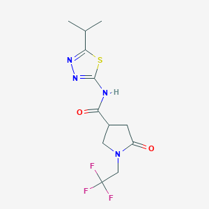 molecular formula C12H15F3N4O2S B7412011 5-oxo-N-(5-propan-2-yl-1,3,4-thiadiazol-2-yl)-1-(2,2,2-trifluoroethyl)pyrrolidine-3-carboxamide 