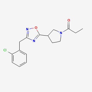 molecular formula C16H18ClN3O2 B7413527 1-[3-[3-[(2-Chlorophenyl)methyl]-1,2,4-oxadiazol-5-yl]pyrrolidin-1-yl]propan-1-one 