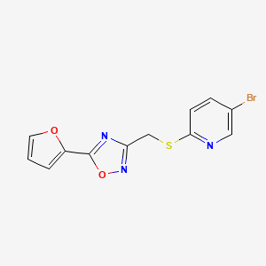 molecular formula C12H8BrN3O2S B7422381 3-[(5-Bromopyridin-2-yl)sulfanylmethyl]-5-(furan-2-yl)-1,2,4-oxadiazole 