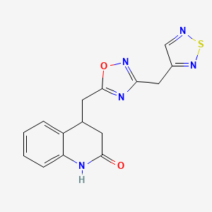 molecular formula C15H13N5O2S B7435693 4-[[3-(1,2,5-thiadiazol-3-ylmethyl)-1,2,4-oxadiazol-5-yl]methyl]-3,4-dihydro-1H-quinolin-2-one 