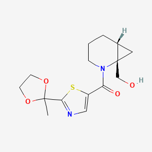 molecular formula C15H20N2O4S B7439198 [(1S,6R)-1-(hydroxymethyl)-2-azabicyclo[4.1.0]heptan-2-yl]-[2-(2-methyl-1,3-dioxolan-2-yl)-1,3-thiazol-5-yl]methanone 