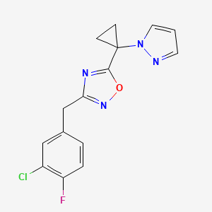 3-[(3-Chloro-4-fluorophenyl)methyl]-5-(1-pyrazol-1-ylcyclopropyl)-1,2,4-oxadiazole