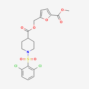 (5-Methoxycarbonylfuran-2-yl)methyl 1-(2,6-dichlorophenyl)sulfonylpiperidine-4-carboxylate