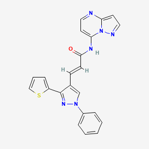 molecular formula C22H16N6OS B7552767 (E)-3-(1-phenyl-3-thiophen-2-ylpyrazol-4-yl)-N-pyrazolo[1,5-a]pyrimidin-7-ylprop-2-enamide 