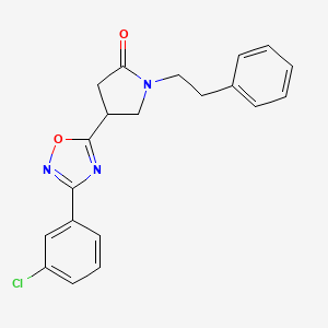 molecular formula C20H18ClN3O2 B7558327 4-[3-(3-Chlorophenyl)-1,2,4-oxadiazol-5-yl]-1-(2-phenylethyl)pyrrolidin-2-one 