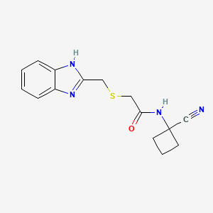 molecular formula C15H16N4OS B7572762 2-{[(1H-1,3-benzodiazol-2-yl)methyl]sulfanyl}-N-(1-cyanocyclobutyl)acetamide 