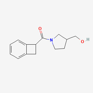 molecular formula C14H17NO2 B7579635 7-Bicyclo[4.2.0]octa-1,3,5-trienyl-[3-(hydroxymethyl)pyrrolidin-1-yl]methanone 