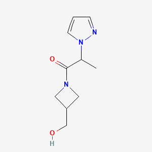 molecular formula C10H15N3O2 B7582357 1-[3-(Hydroxymethyl)azetidin-1-yl]-2-pyrazol-1-ylpropan-1-one 
