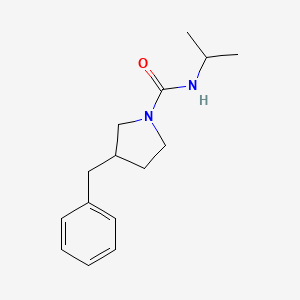 molecular formula C15H22N2O B7591668 3-benzyl-N-propan-2-ylpyrrolidine-1-carboxamide 
