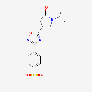 molecular formula C16H19N3O4S B7596849 4-[3-(4-Methylsulfonylphenyl)-1,2,4-oxadiazol-5-yl]-1-propan-2-ylpyrrolidin-2-one 