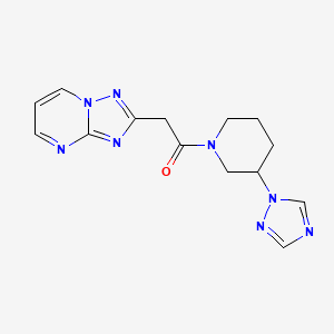 2-([1,2,4]Triazolo[1,5-a]pyrimidin-2-yl)-1-[3-(1,2,4-triazol-1-yl)piperidin-1-yl]ethanone