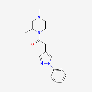 molecular formula C17H22N4O B7611561 1-(2,4-Dimethylpiperazin-1-yl)-2-(1-phenylpyrazol-4-yl)ethanone 