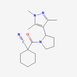 molecular formula C18H26N4O B7613879 1-[2-(1,3,5-Trimethylpyrazol-4-yl)pyrrolidine-1-carbonyl]cyclohexane-1-carbonitrile 