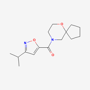 molecular formula C15H22N2O3 B7613973 6-Oxa-9-azaspiro[4.5]decan-9-yl-(3-propan-2-yl-1,2-oxazol-5-yl)methanone 