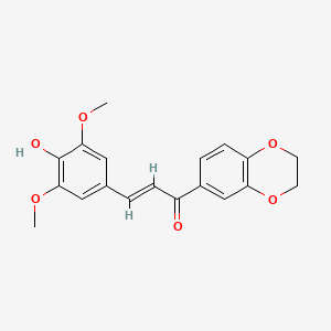 molecular formula C19H18O6 B7636502 (E)-1-(2,3-dihydro-1,4-benzodioxin-6-yl)-3-(4-hydroxy-3,5-dimethoxyphenyl)prop-2-en-1-one 