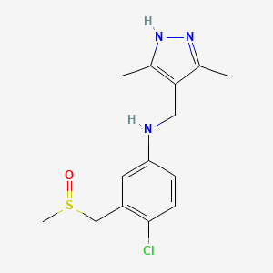 molecular formula C14H18ClN3OS B7649422 4-chloro-N-[(3,5-dimethyl-1H-pyrazol-4-yl)methyl]-3-(methylsulfinylmethyl)aniline 