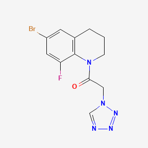 molecular formula C12H11BrFN5O B7650777 1-(6-bromo-8-fluoro-3,4-dihydro-2H-quinolin-1-yl)-2-(tetrazol-1-yl)ethanone 