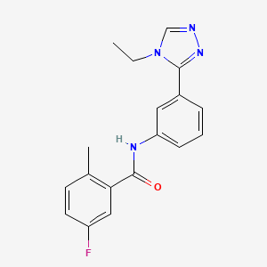 molecular formula C18H17FN4O B7651128 N-[3-(4-ethyl-1,2,4-triazol-3-yl)phenyl]-5-fluoro-2-methylbenzamide 