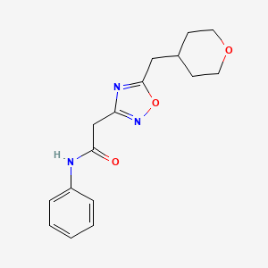 molecular formula C16H19N3O3 B7660056 2-[5-(oxan-4-ylmethyl)-1,2,4-oxadiazol-3-yl]-N-phenylacetamide 