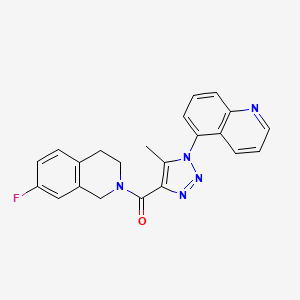 molecular formula C22H18FN5O B7660383 (7-fluoro-3,4-dihydro-1H-isoquinolin-2-yl)-(5-methyl-1-quinolin-5-yltriazol-4-yl)methanone 