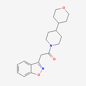 2-(1,2-Benzoxazol-3-yl)-1-[4-(oxan-4-yl)piperidin-1-yl]ethanone